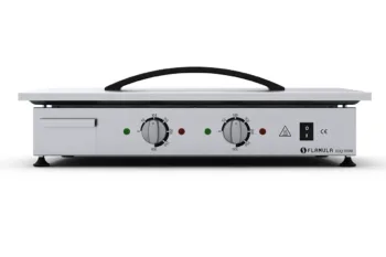 View of the ELQ3000 electric barbecue with lid and metal housing.